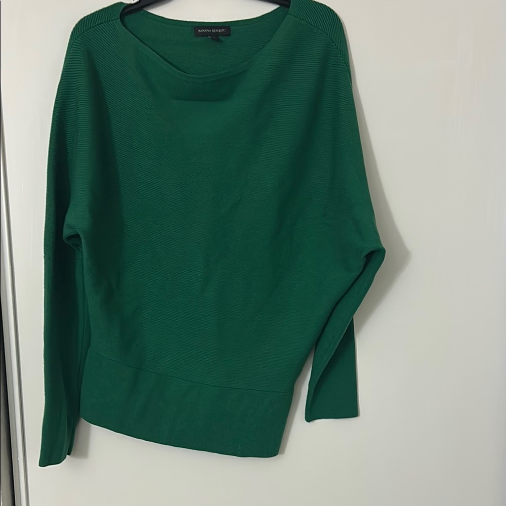 Banana Republic Green Crew Sweater with Relaxed Fit